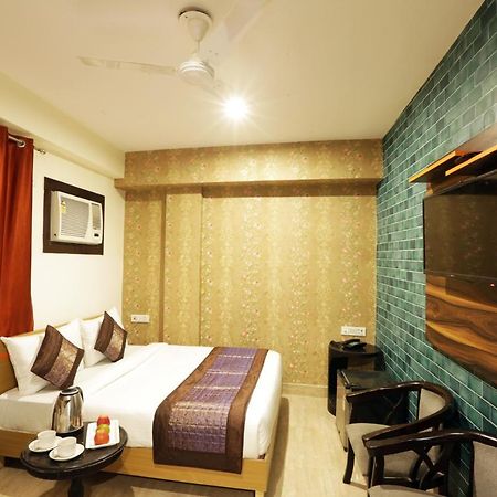 Hotel Airport Star New Delhi Exterior photo